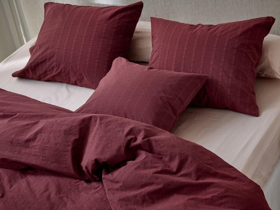 Örngott seersuckerbomull bordeaux